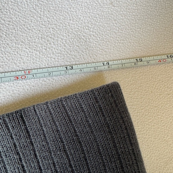 Nike Ribbed Knit Black Shorts size L retails $80 - Picture 7 of 8